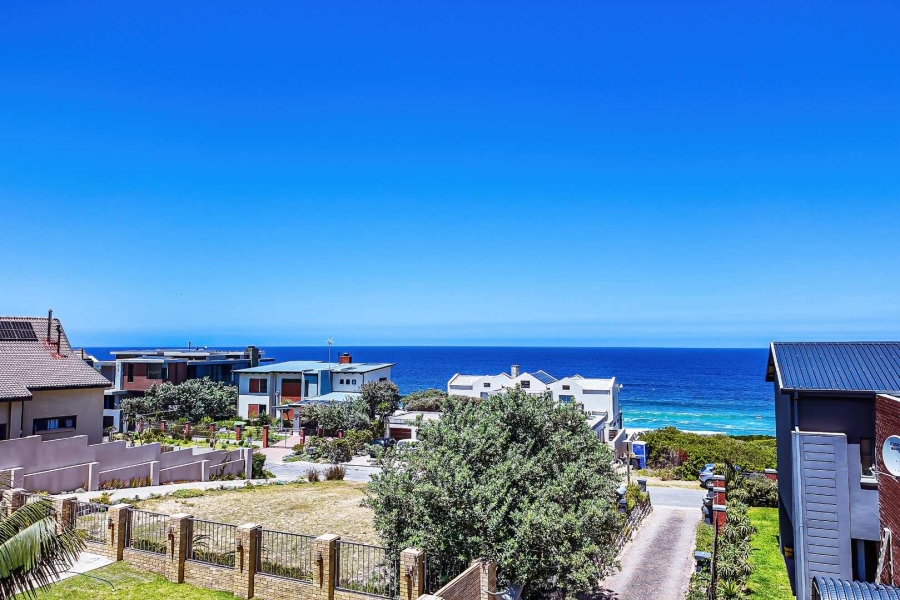 To Let 5 Bedroom Property for Rent in Hersham Western Cape